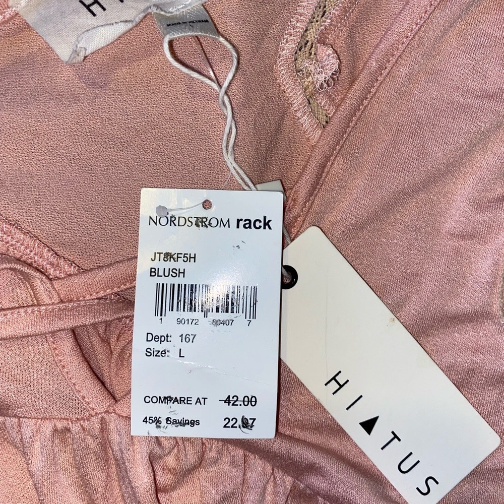 HIATUS NORDSTROM RACK - Picture 6 of 8